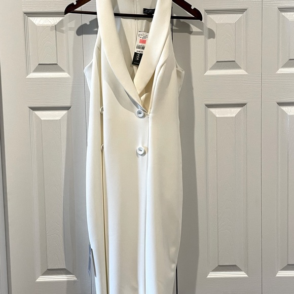 Woman’s Le chateau double breasted never worn - Picture 1 of 4